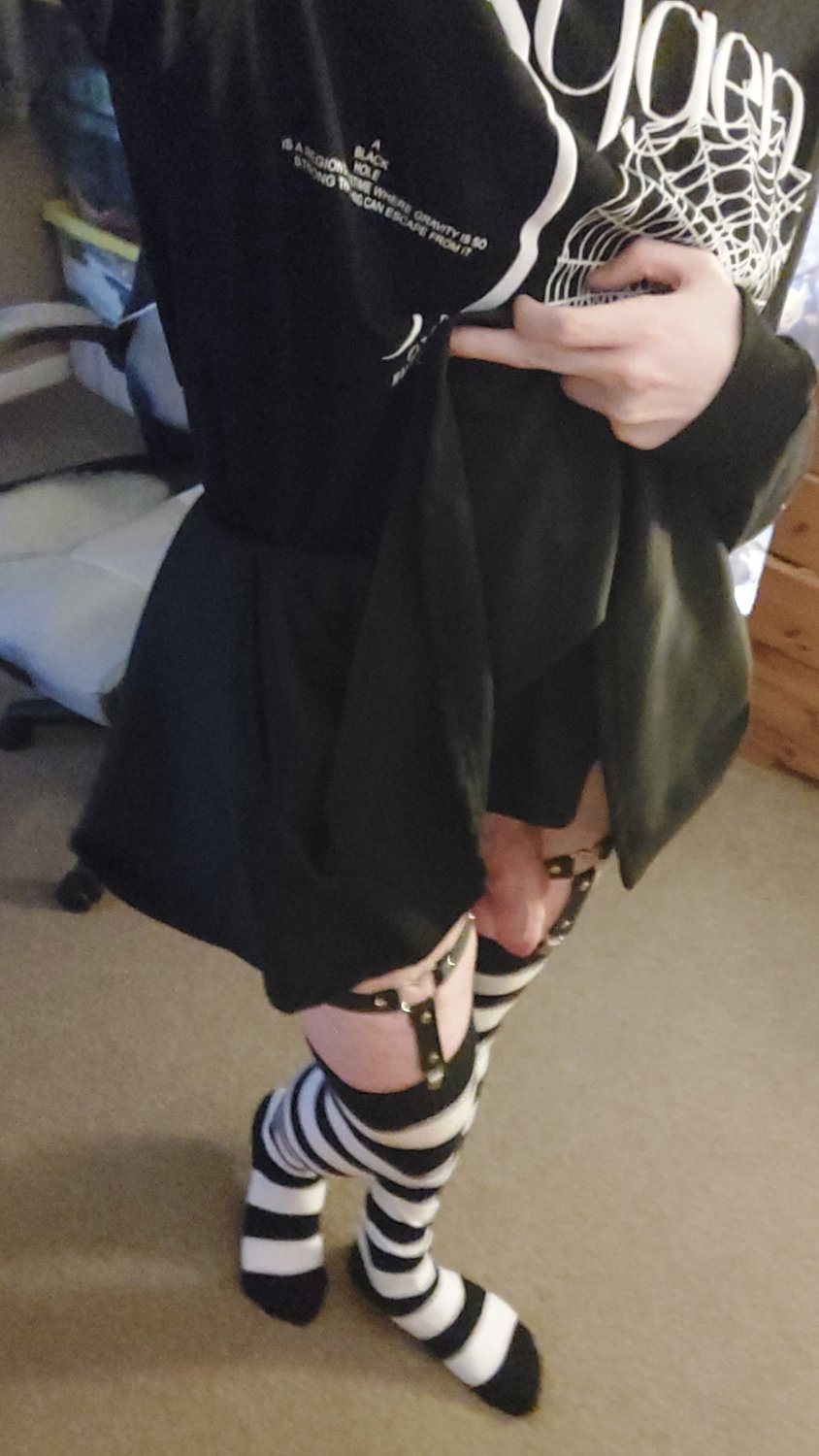 Goth femboy with a fat ass~ #fdZcJLBA