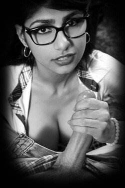 Mia Khalifa #j3IP3MXh