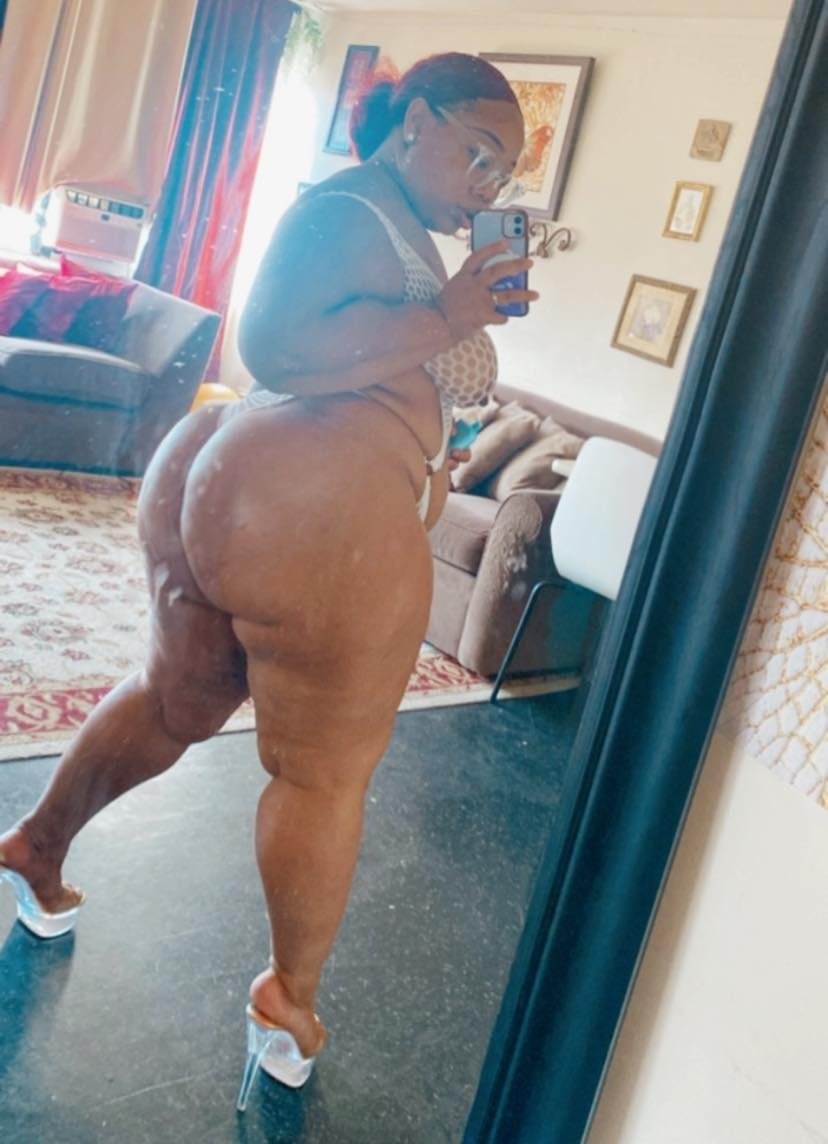 Pussy by the pound #AxRHhle7
