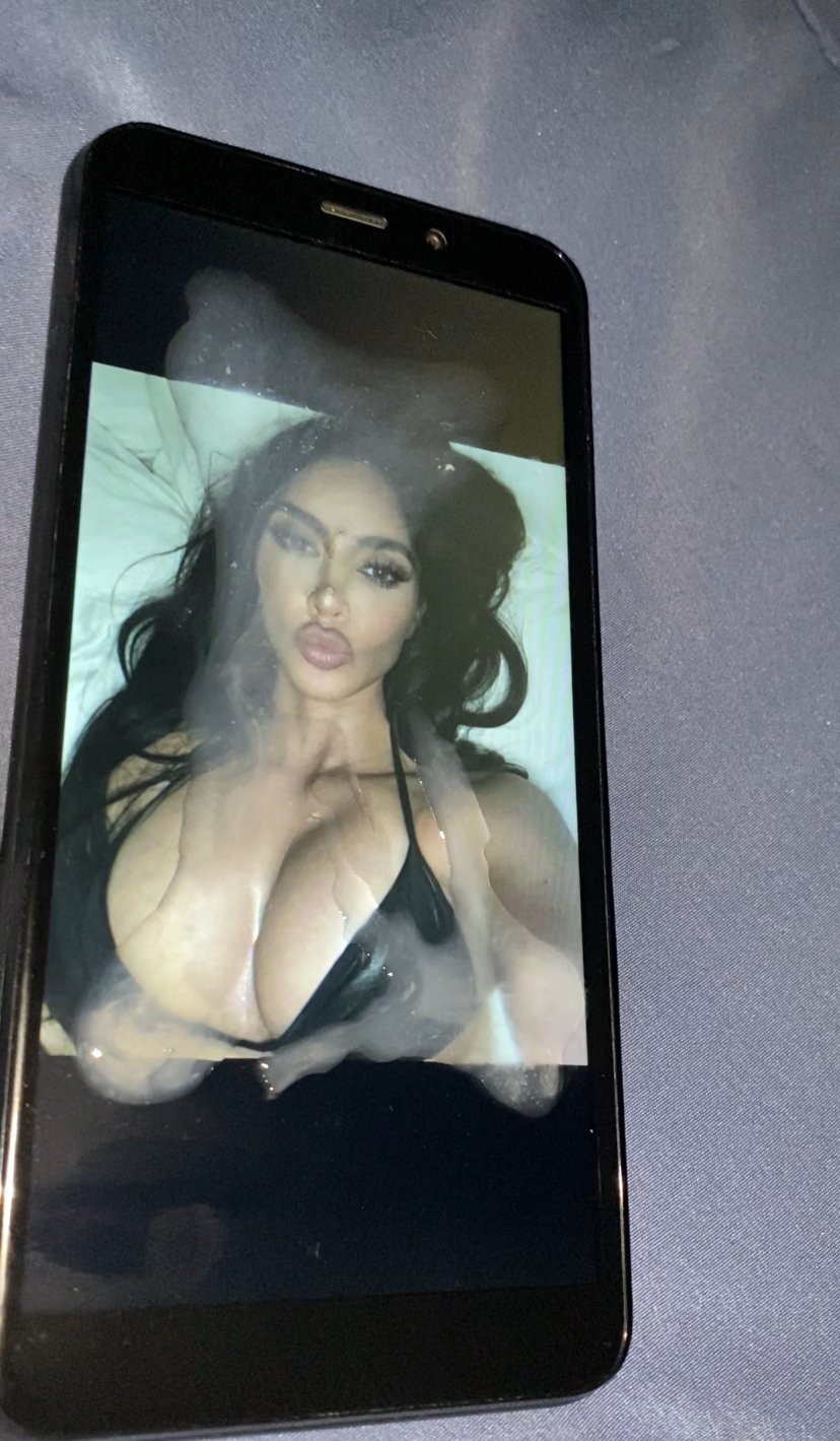 kim kardashian cum tribute #orOrpD5q