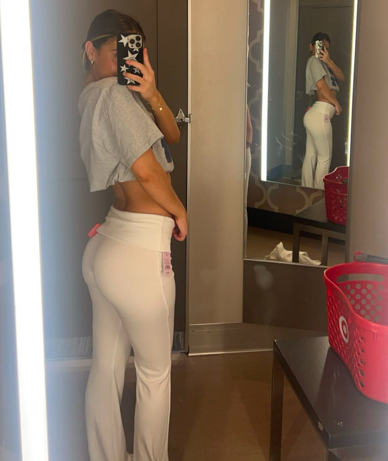 Sext me as my sis watch me jerk I’ll send you my sisters nudes💗 #qltEgeV5
