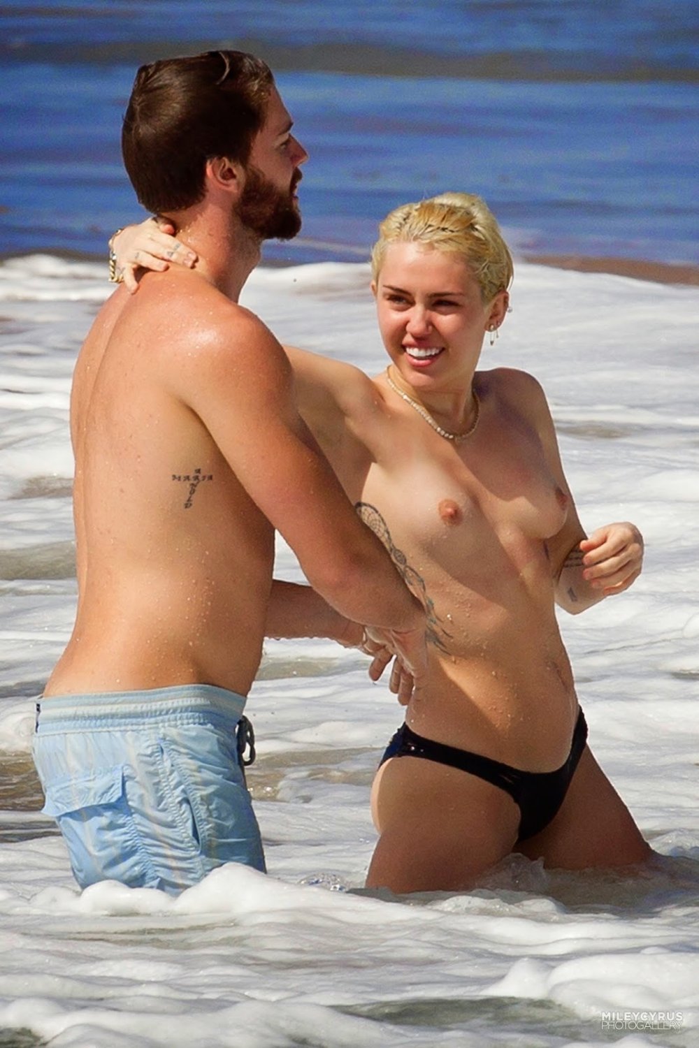 Celebrity nudes M.i.l.e.y. C.y.r.u.s. #AFsy7RXi