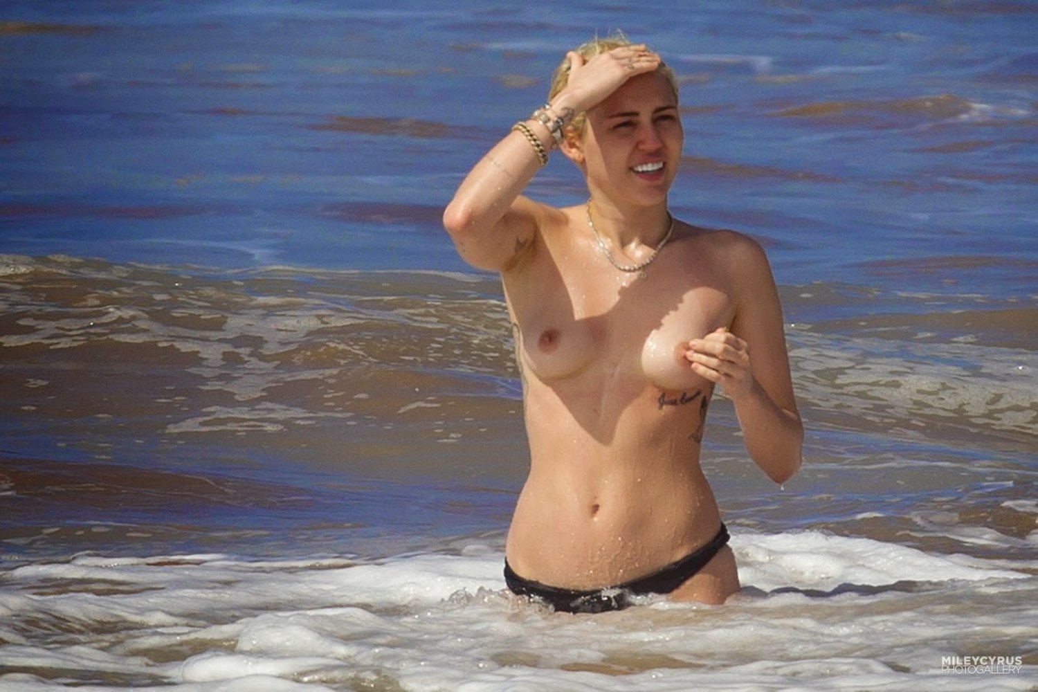 Celebrity nudes M.i.l.e.y. C.y.r.u.s. #dEDDFEny