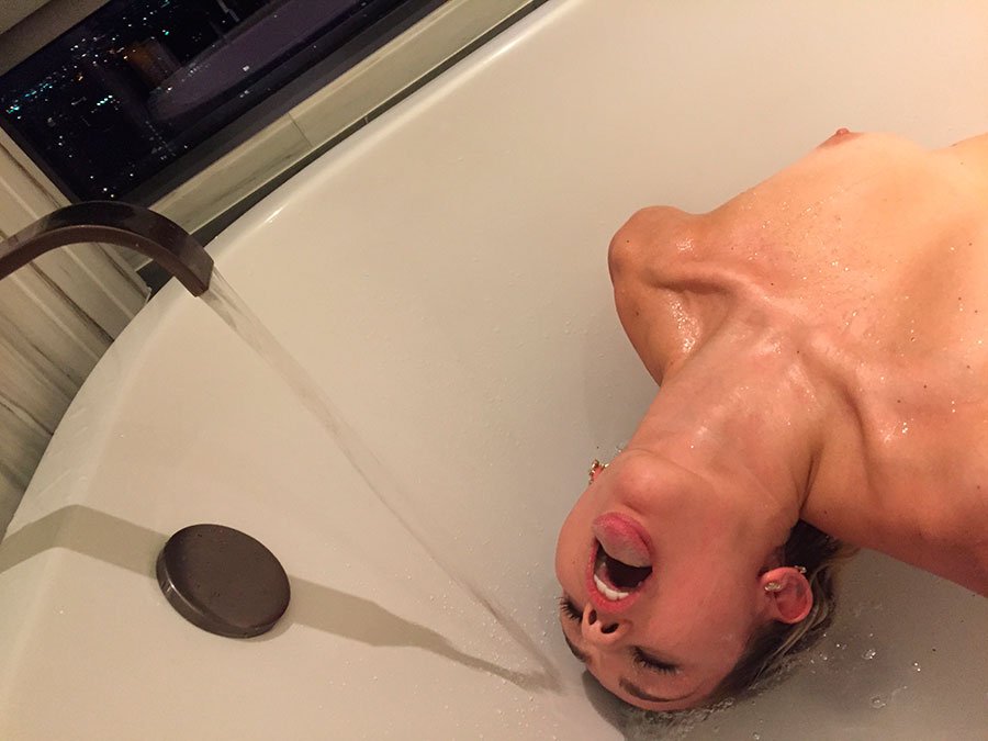 Celebrity nudes M.i.l.e.y. C.y.r.u.s. #pr9qyzli