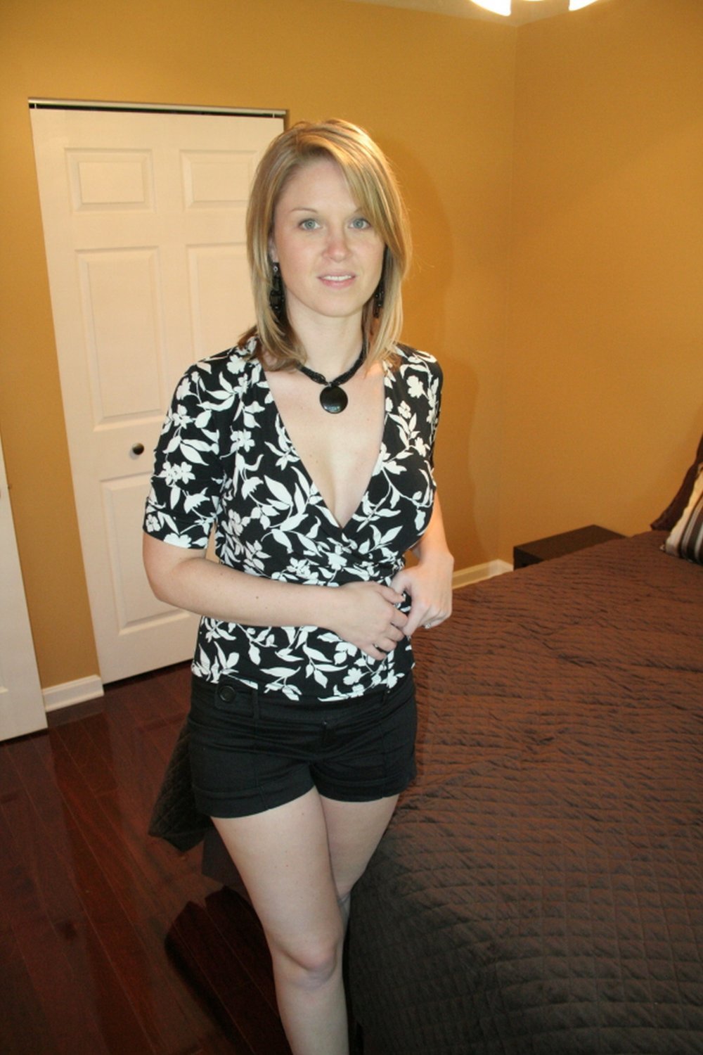Hotwife turned BBC WHORE #KpFz2nDw
