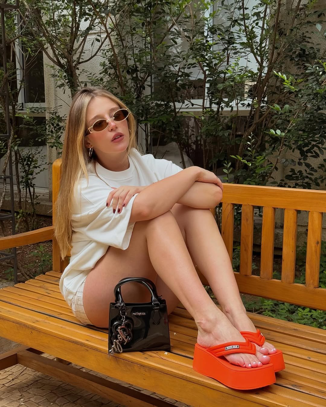 dudareis, uma atriz muito bonita por sinal, acho que ela fez globo. #m56c4Y2G